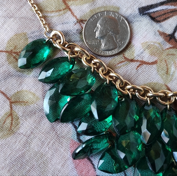 Faceted Transparent Green Acrylic Statement Necklace and Earrings Gold Tone NWOT - Picture 11 of 14